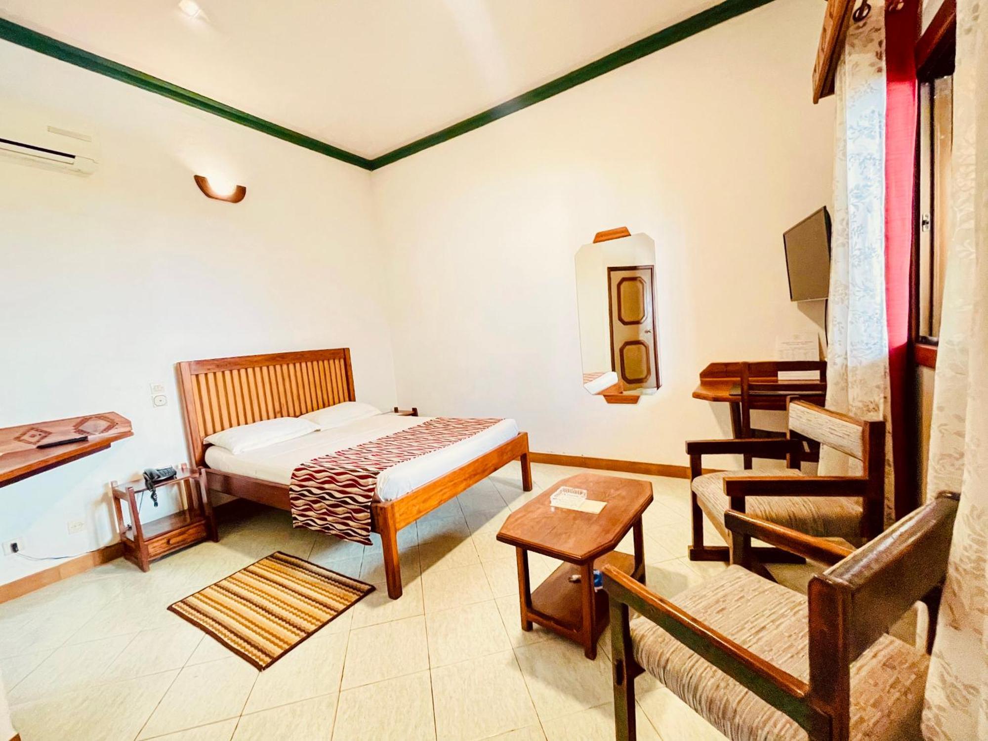 Le Nouvel Eden Hotell Toliara Exteriör bild
